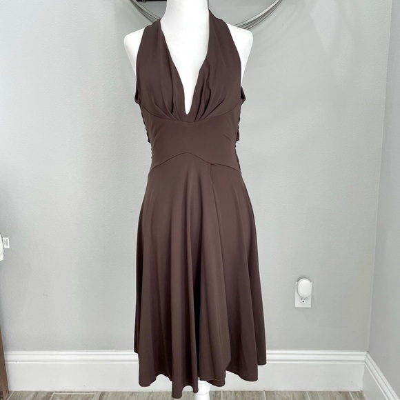 To the Max Dresses & Skirts - To the Max taupe Marilyn Monroe halter swing dress